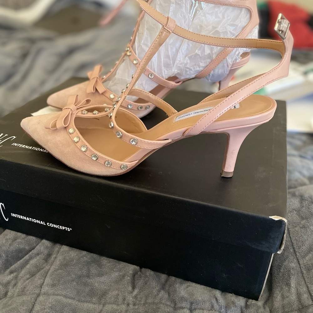 Low heel light pink/blush rhinestone pumps 7M